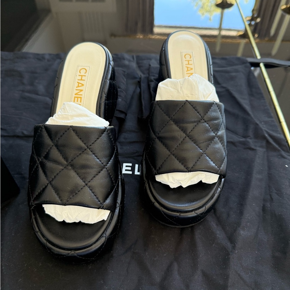 CHANEL Black Quilted Sandals with Open-Toe Design